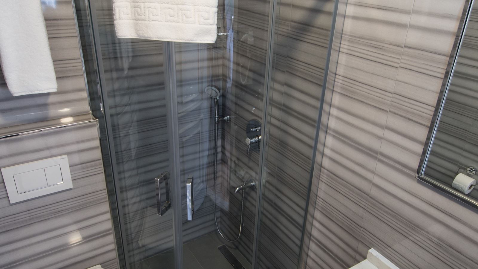 rooms-family-room-standard