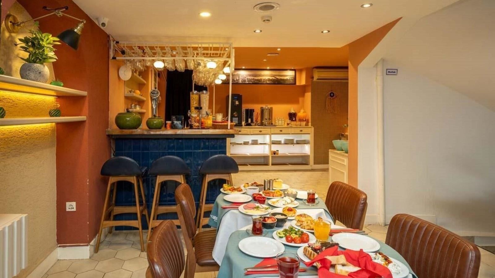 restaurants-restaurants