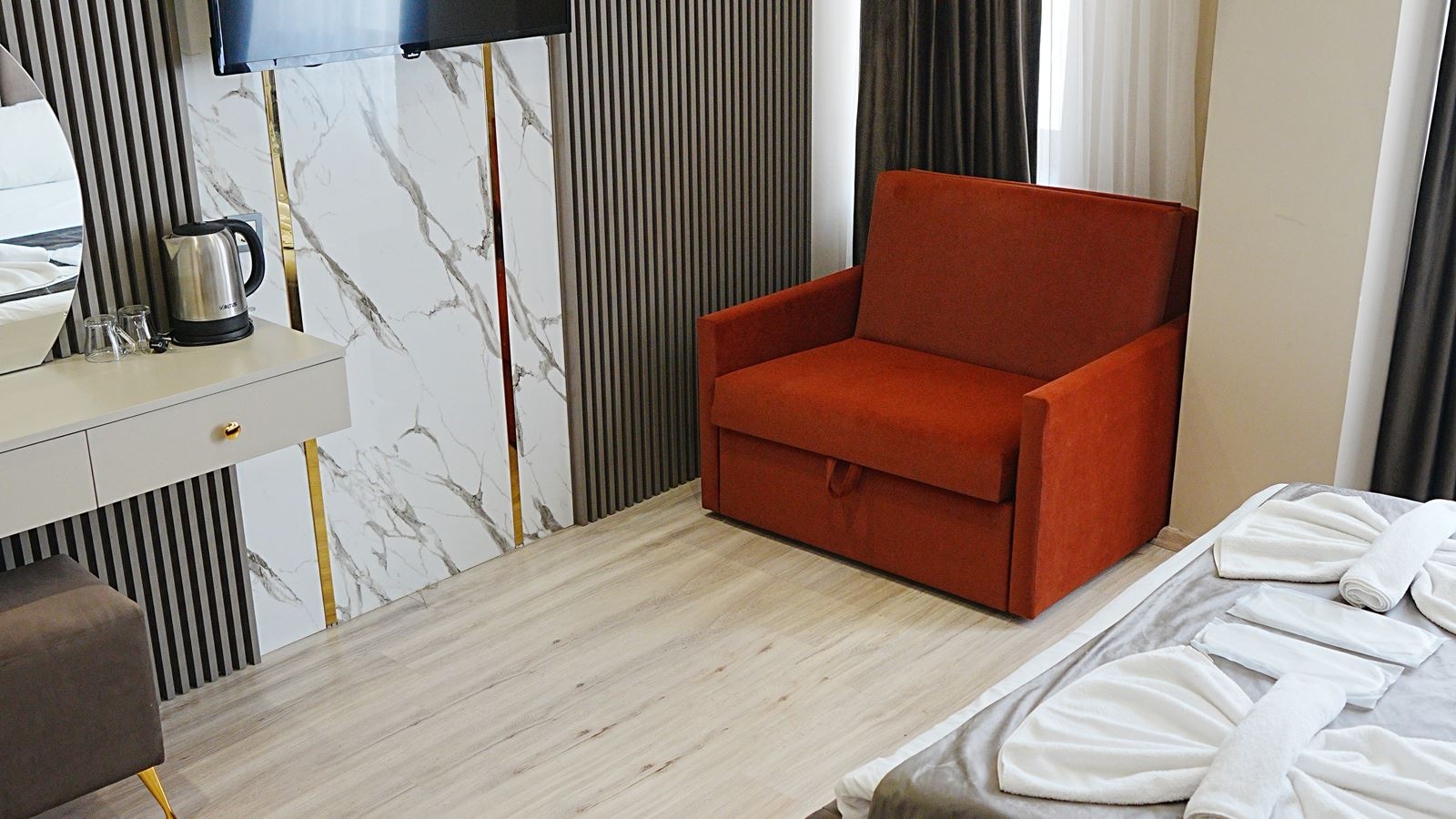 rooms-triple-two-beds