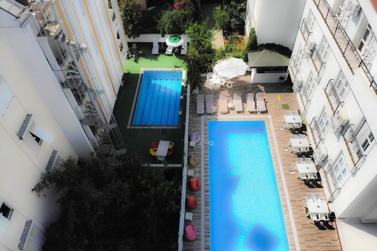 pools-outdoor-pool