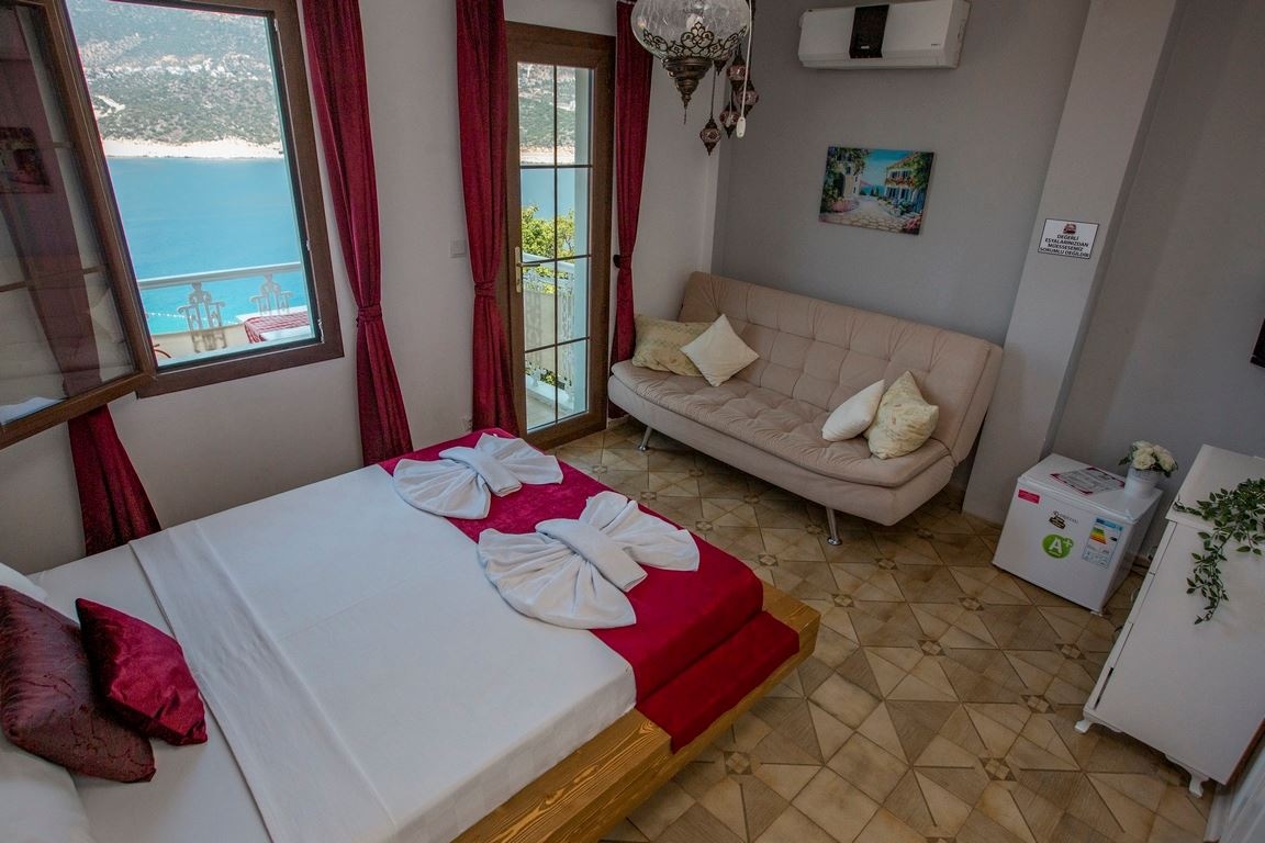 rooms-deniz-manzarali-standart-oda-balkonlu