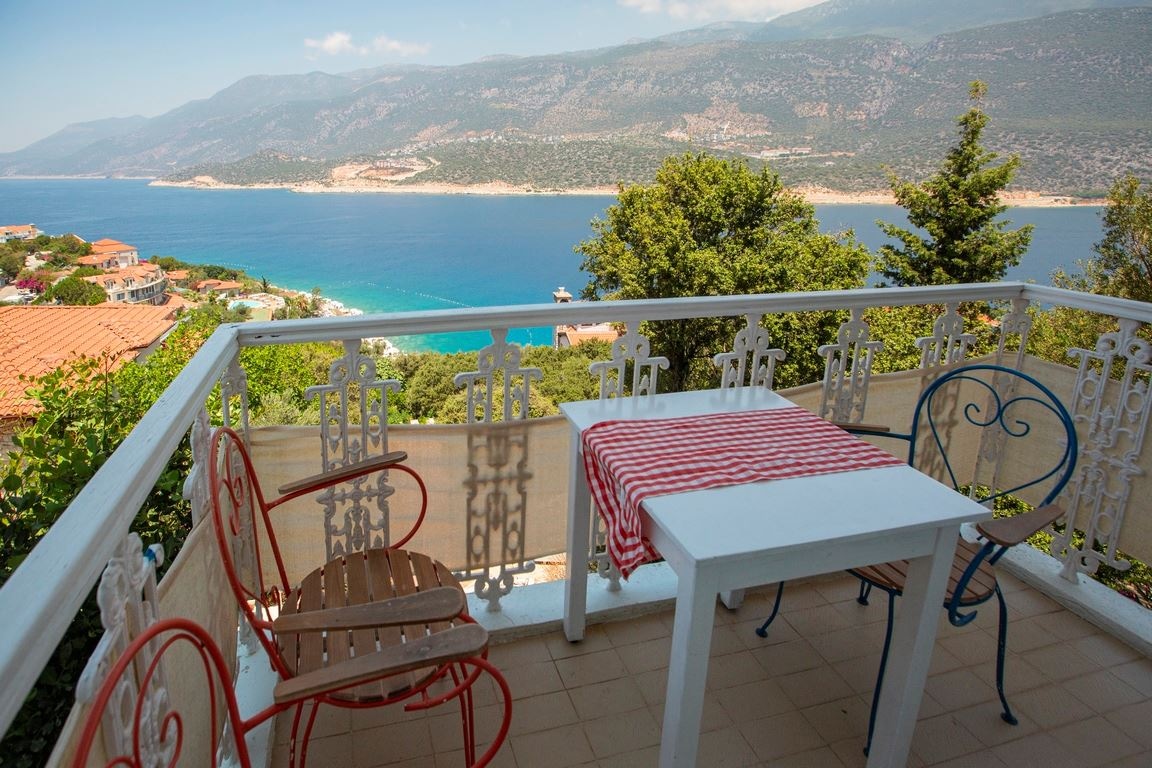 rooms-deniz-manzarali-standart-oda-balkonlu