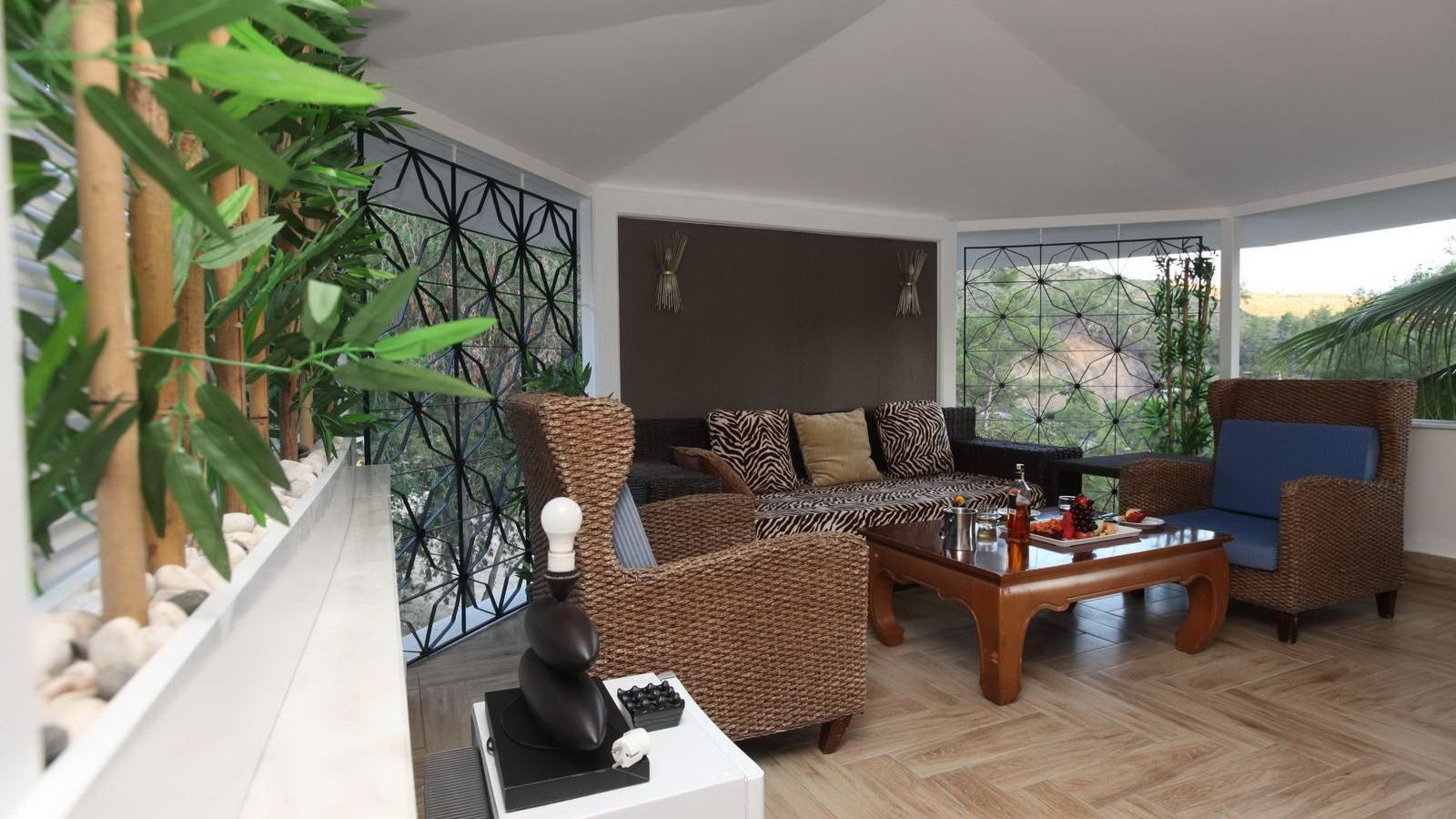 rooms-deluxe-room-with-terrace