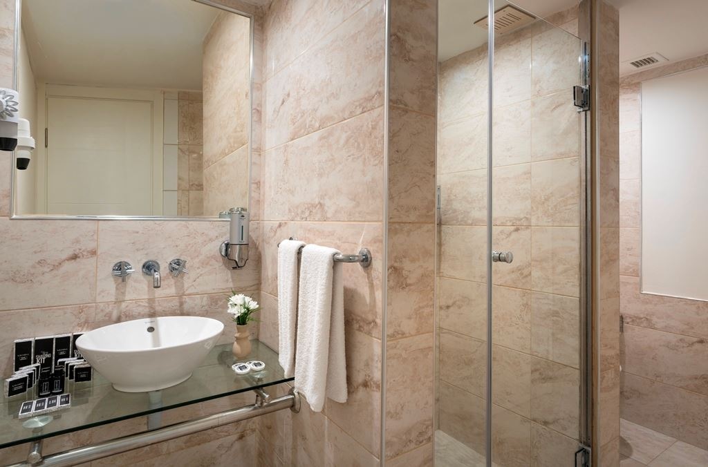 rooms-select-family-room-annex