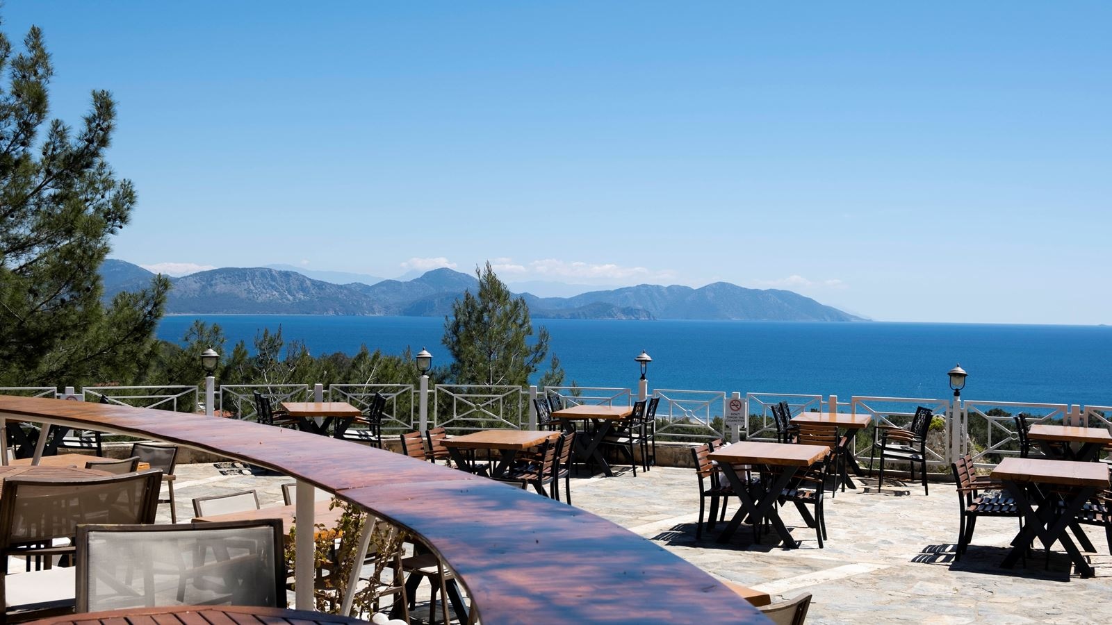 restaurants-indooroutdoor-restaurant