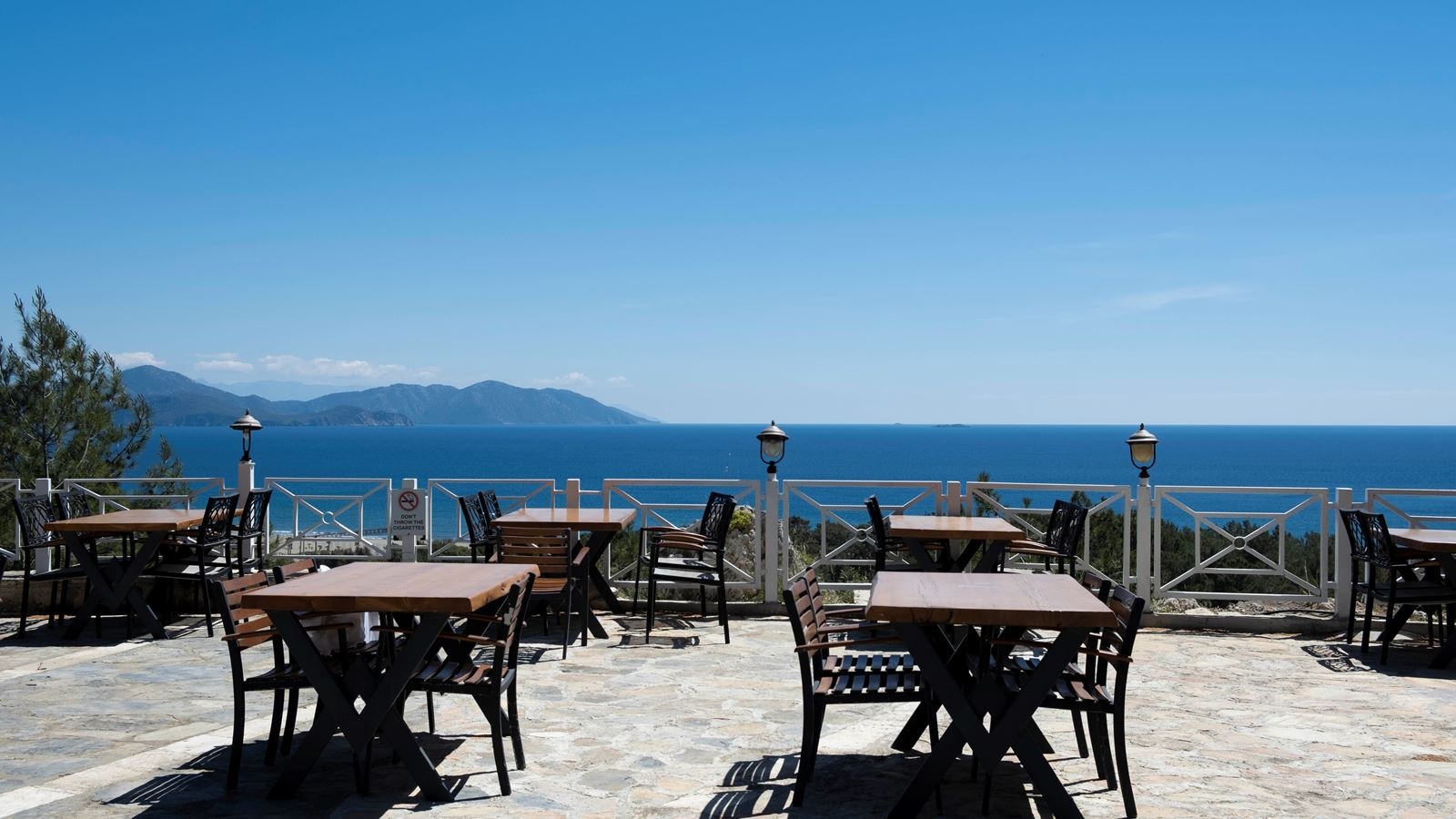 restaurants-indooroutdoor-restaurant