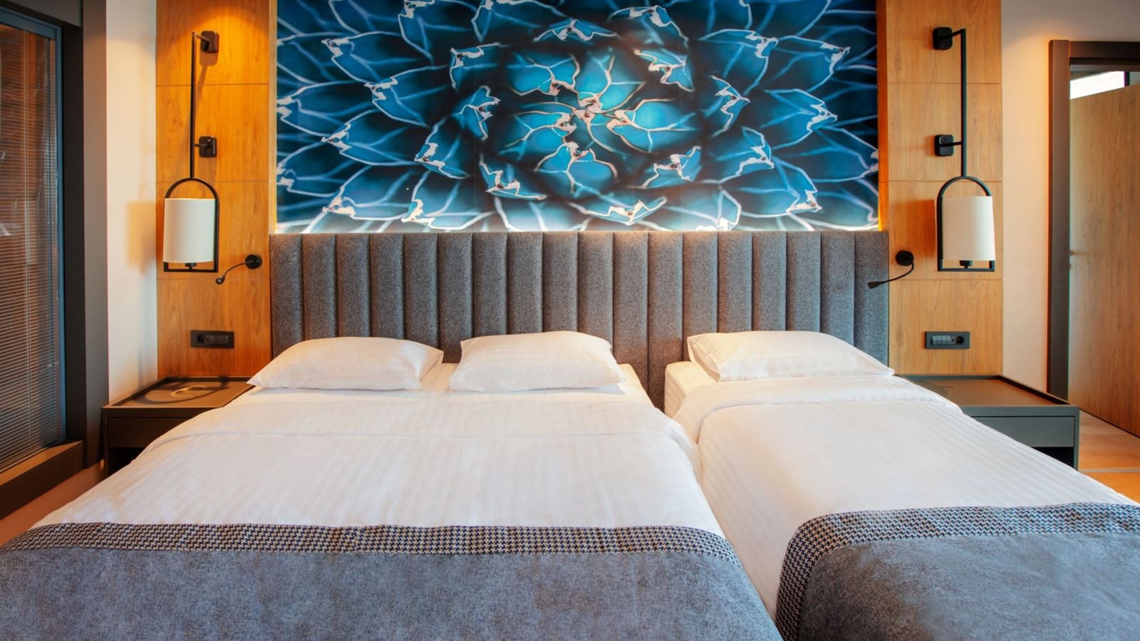 rooms-connection-family-room