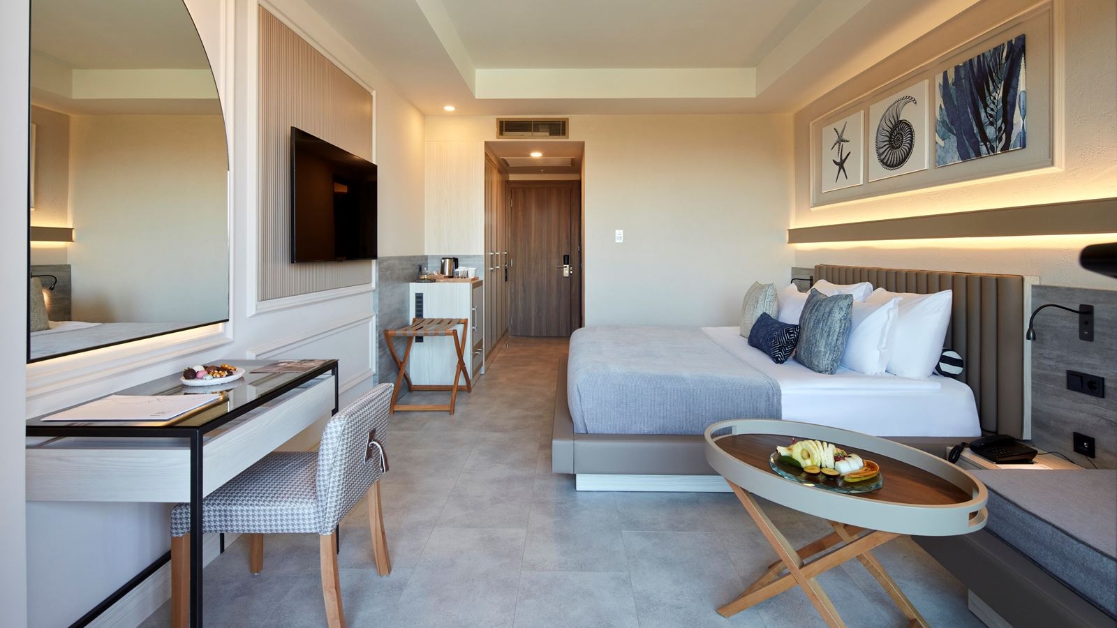 rooms-deluxe-side-sea-view-room