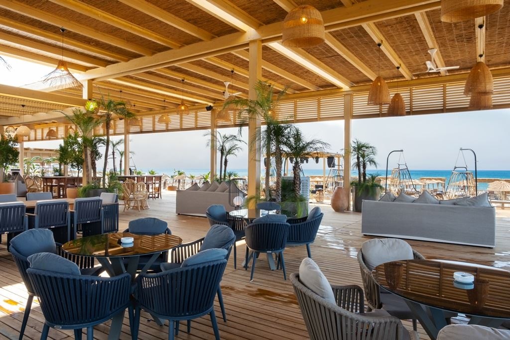 bars-breeze-beach-bar