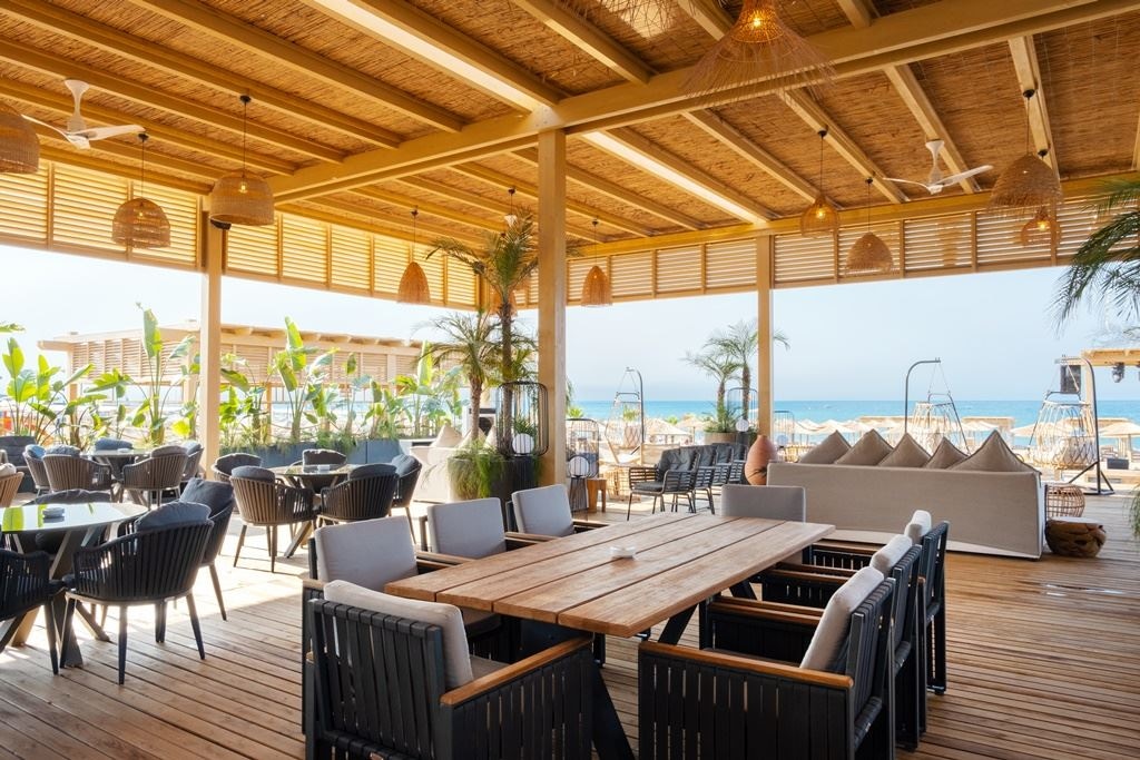 bars-breeze-beach-bar