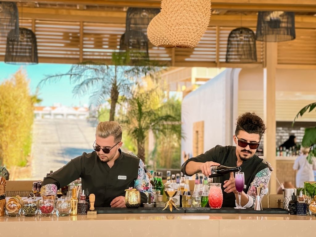 bars-breeze-beach-bar