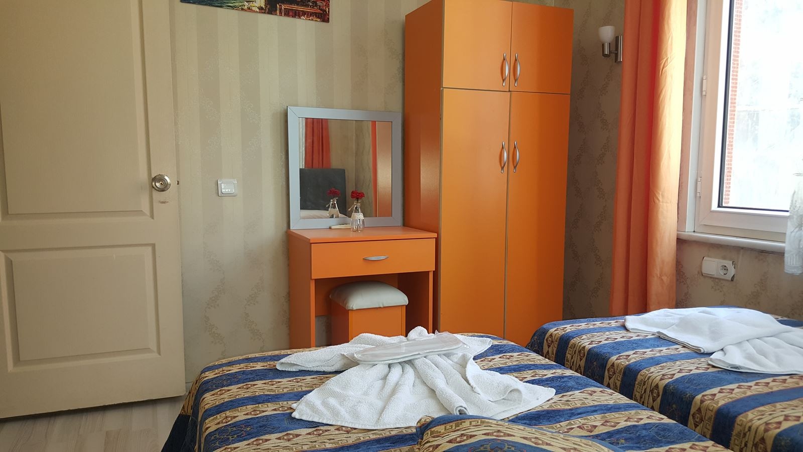 rooms-standard-twin-room