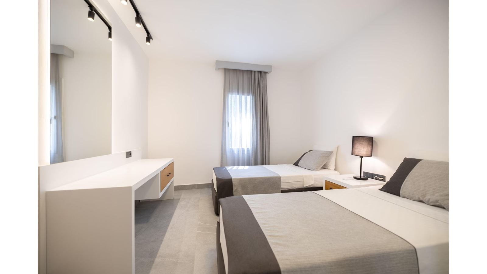 rooms-family-room
