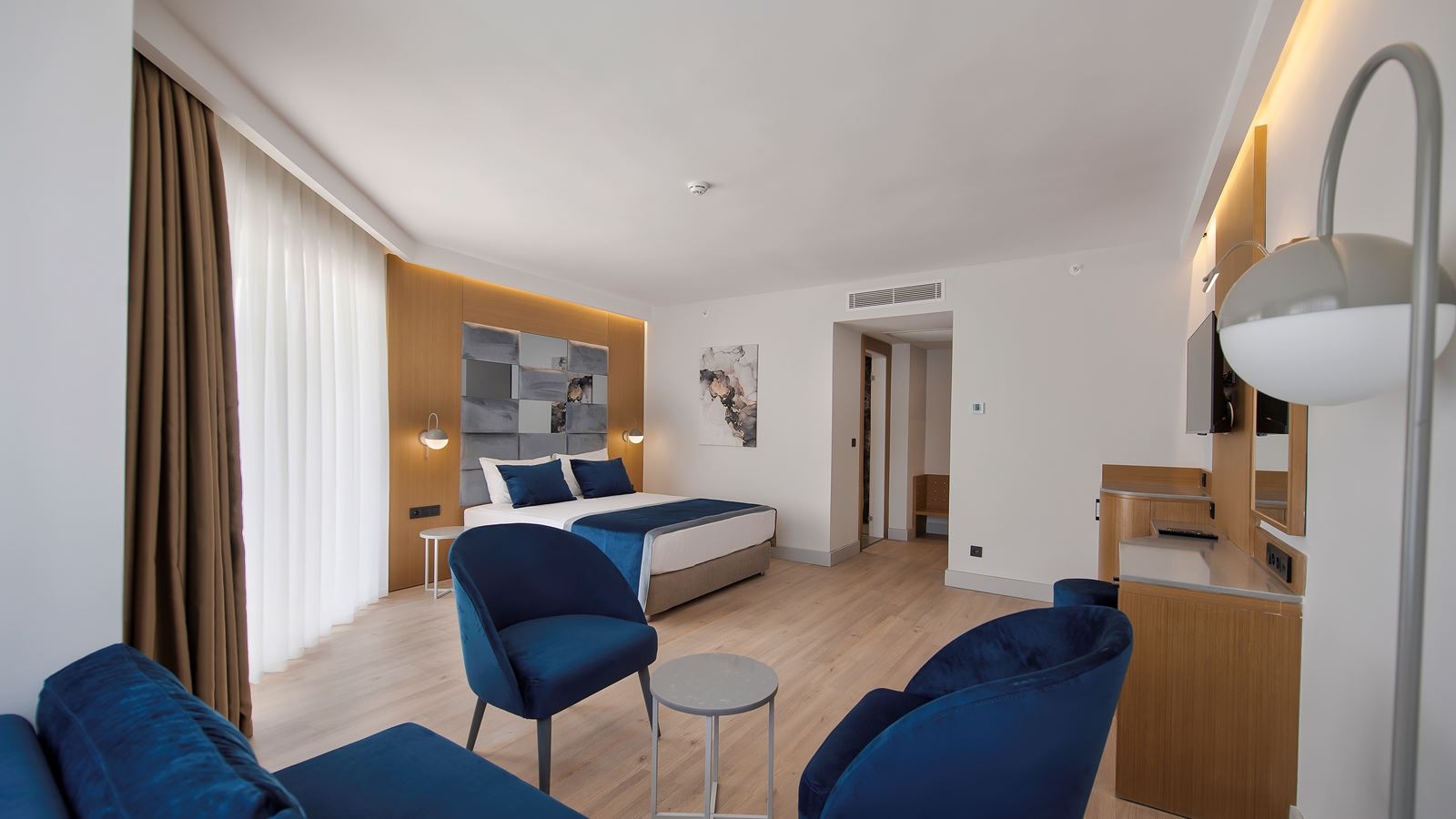 rooms-junior-suite-room
