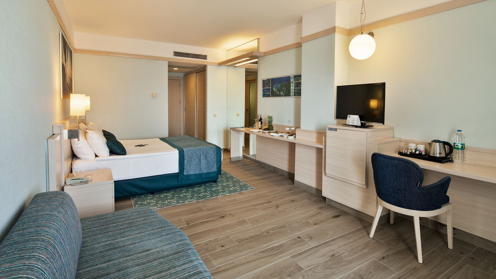 rooms-coral-standart-room-land-view