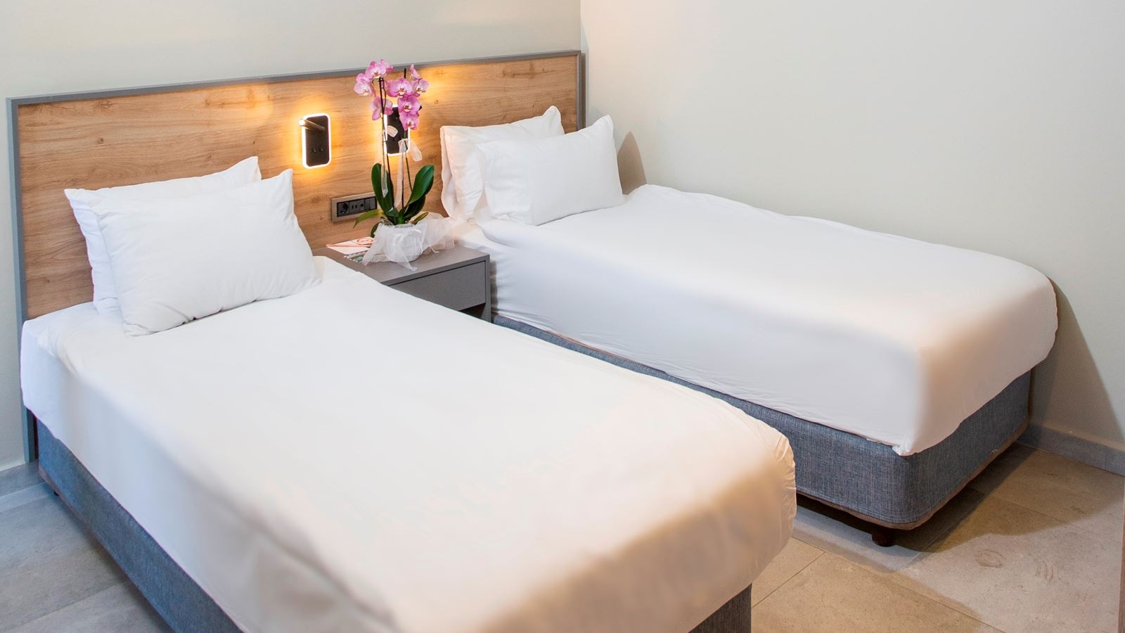 rooms-main-building-family-room