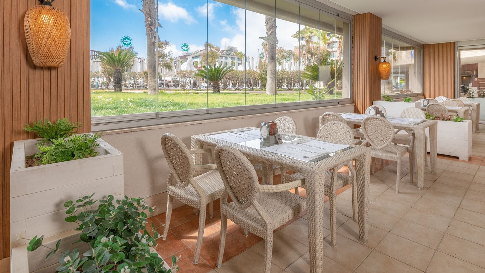 restaurants-wave-snack-restaurant