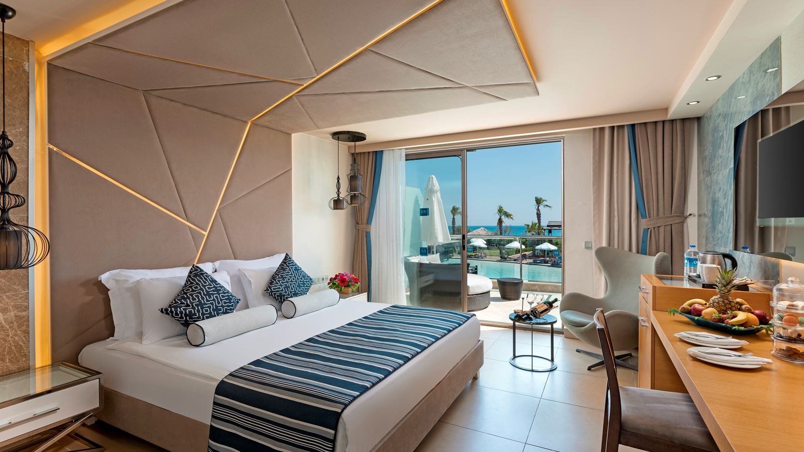 rooms-lake-house-room