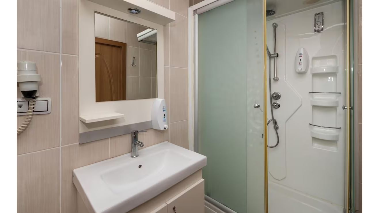 rooms-standard-room