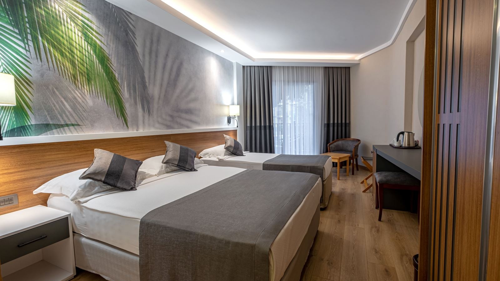 rooms-standard-room-side-sea-view