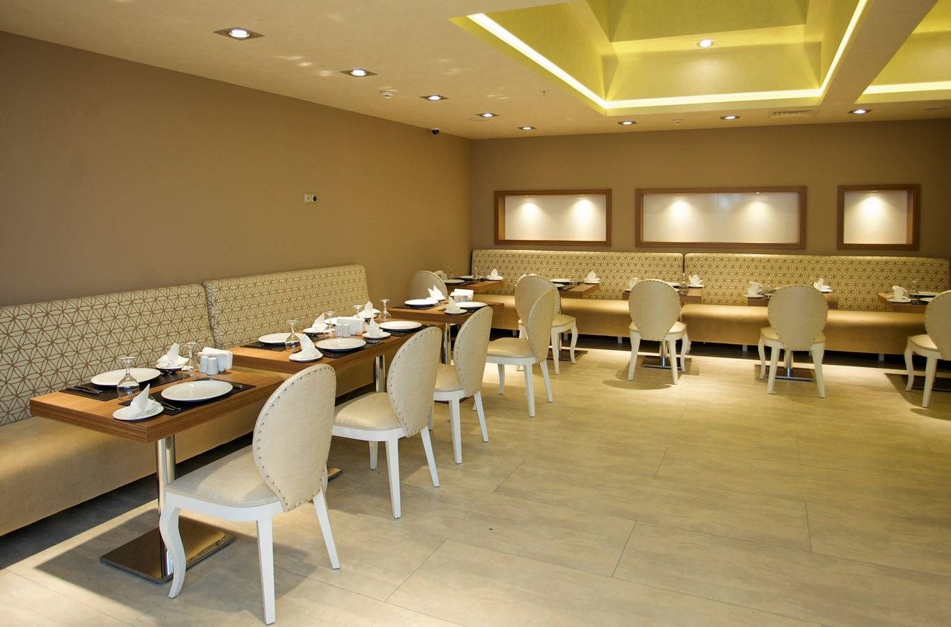 restaurants-restaurant