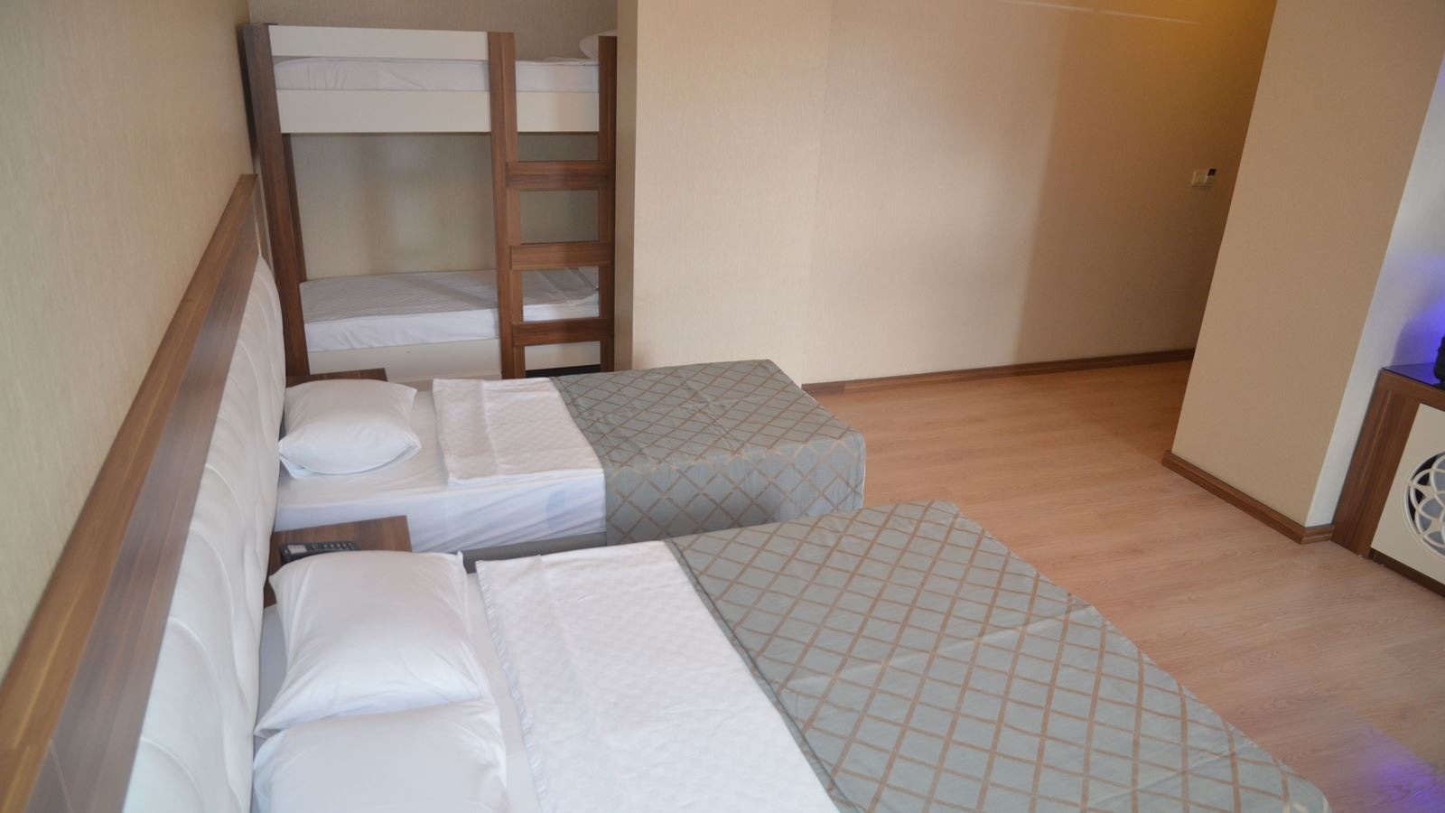 rooms-large-room-anex-building