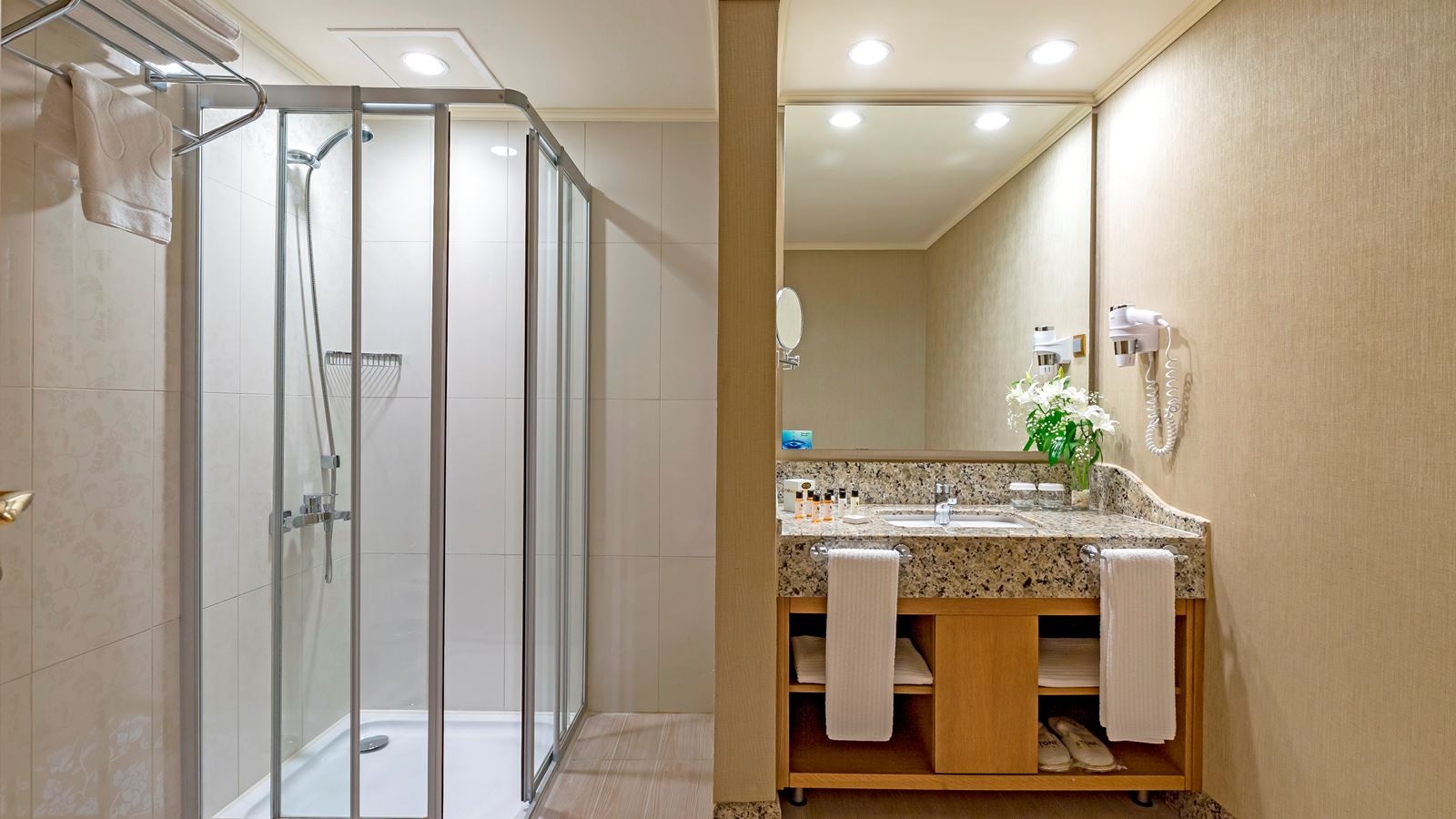 rooms-dublex-family-room