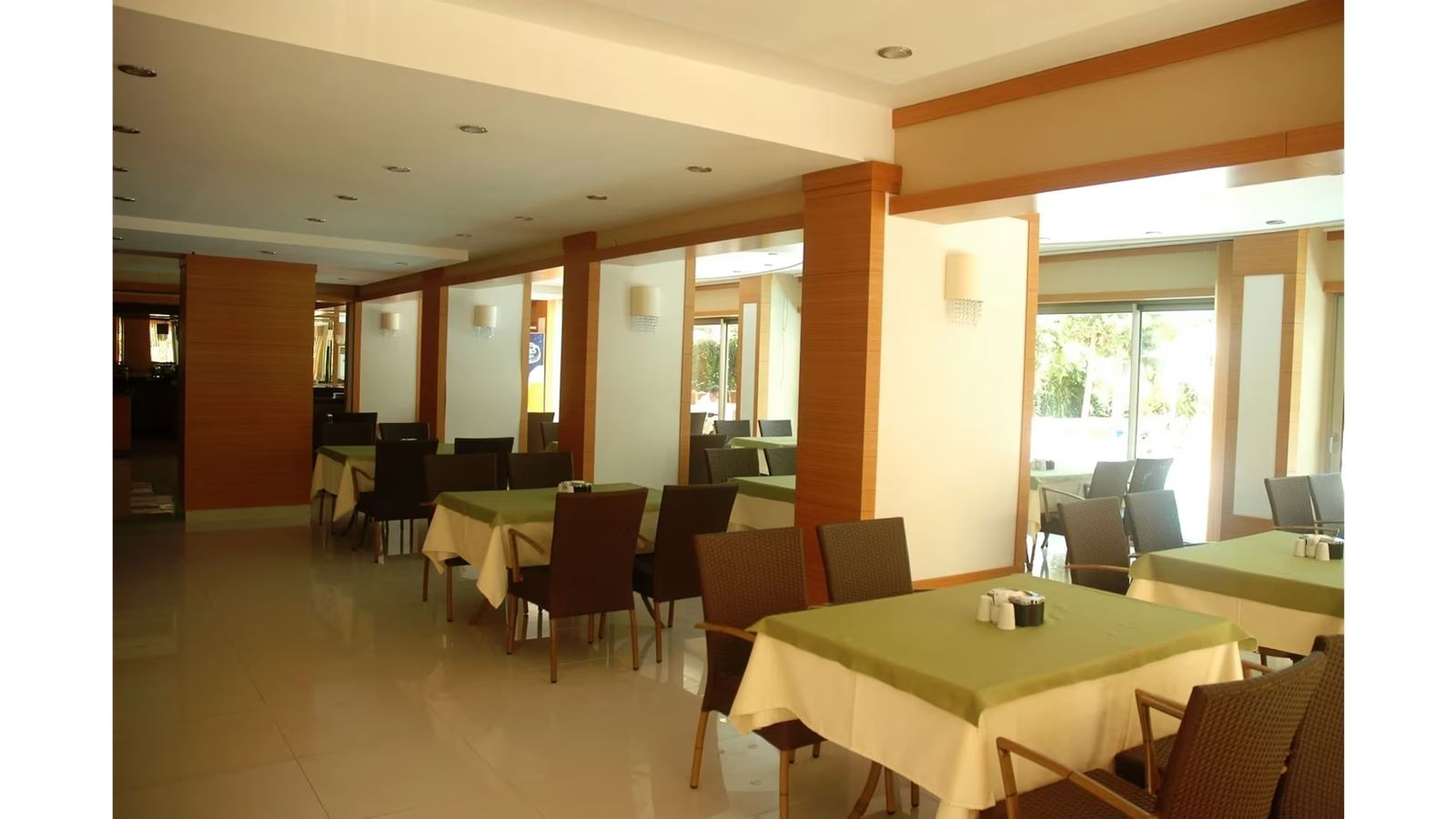 restaurants-restaurants
