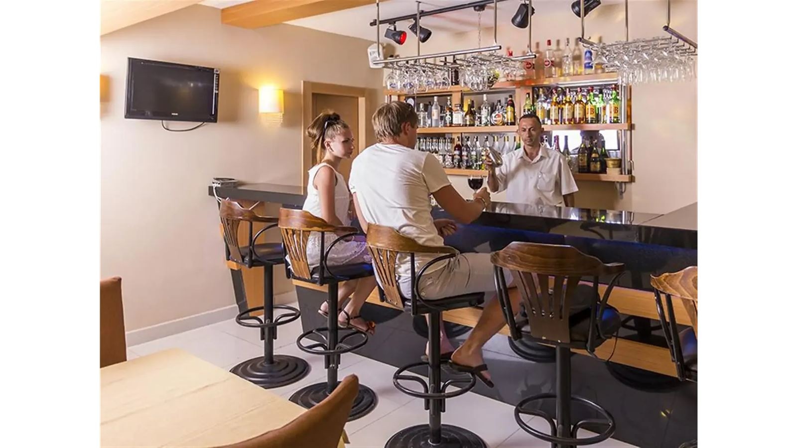 bars-restaurant-bar