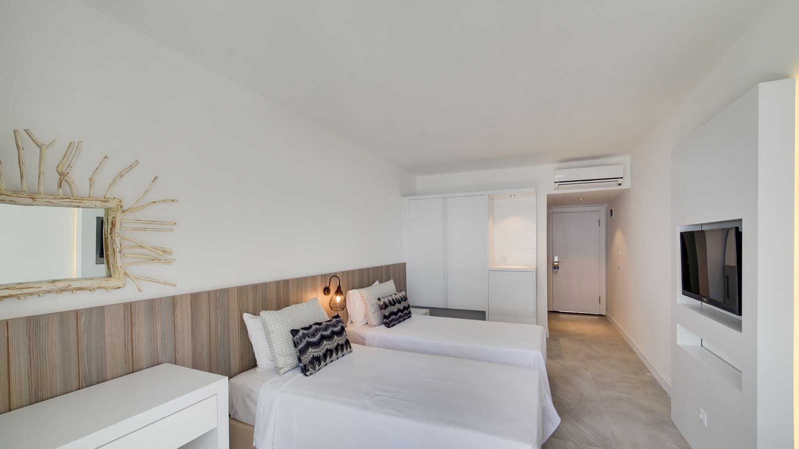 rooms-standart-room-land-view