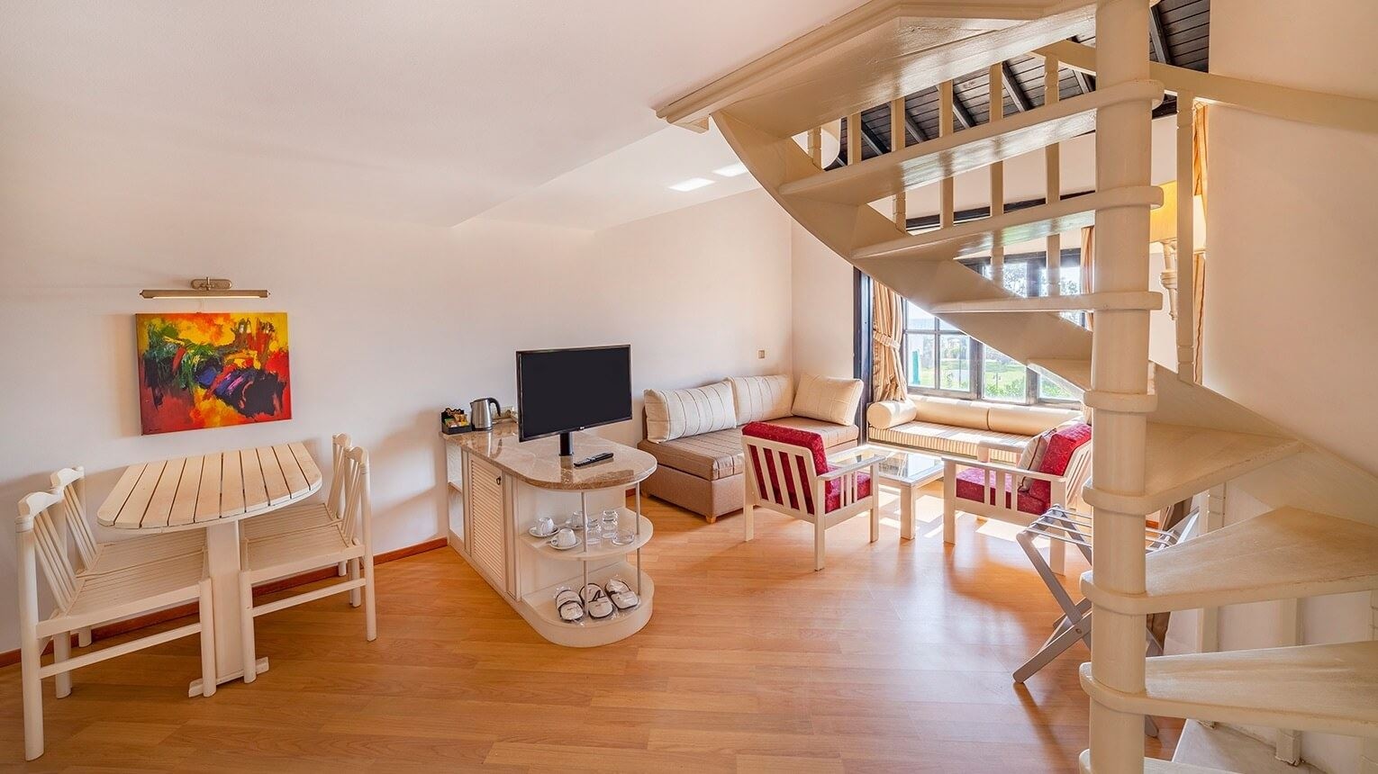 rooms-club-dublex-family-room