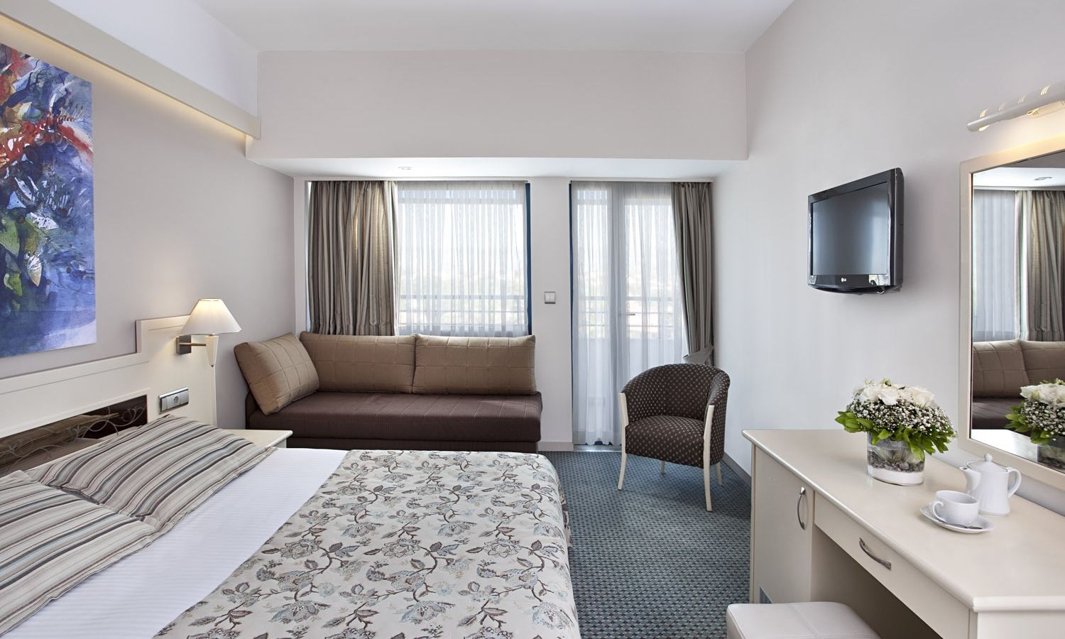 rooms-main-building-land-view