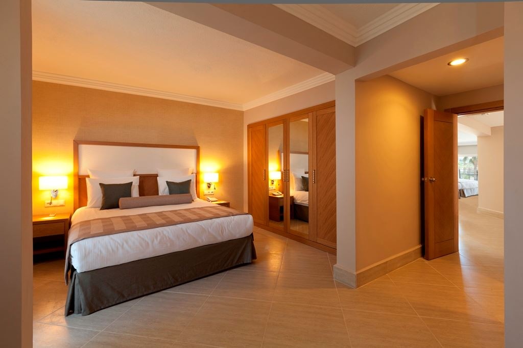 rooms-family-suite-garden-view