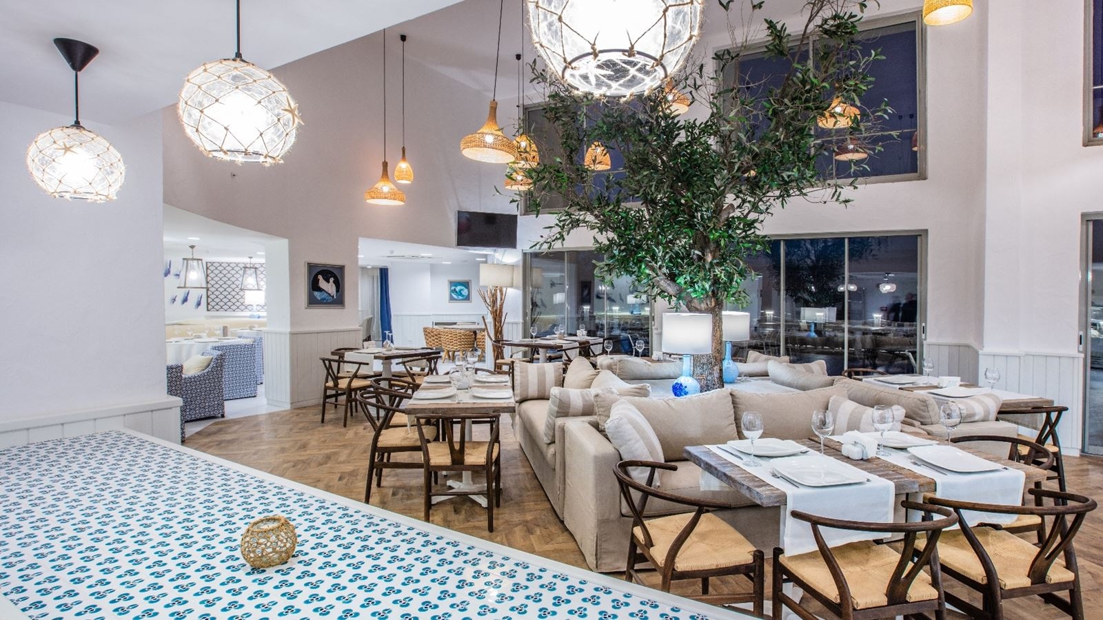 restaurants-charides-sea-food-restaurant