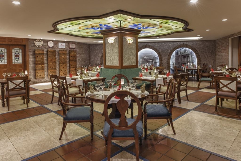 restaurants-limone-ala-carte-restaurant