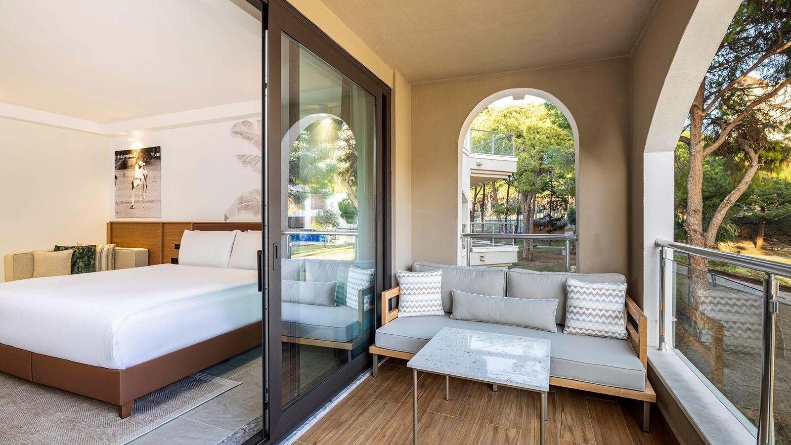 rooms-deluxe-junior-suite