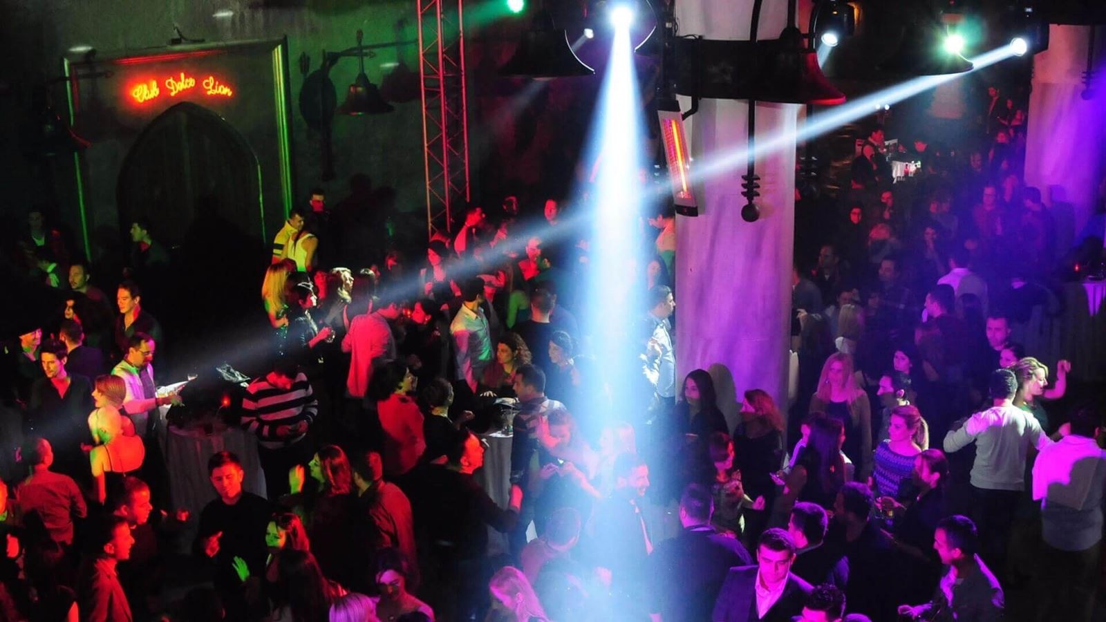 bars-dolce-loin-night-club-bar