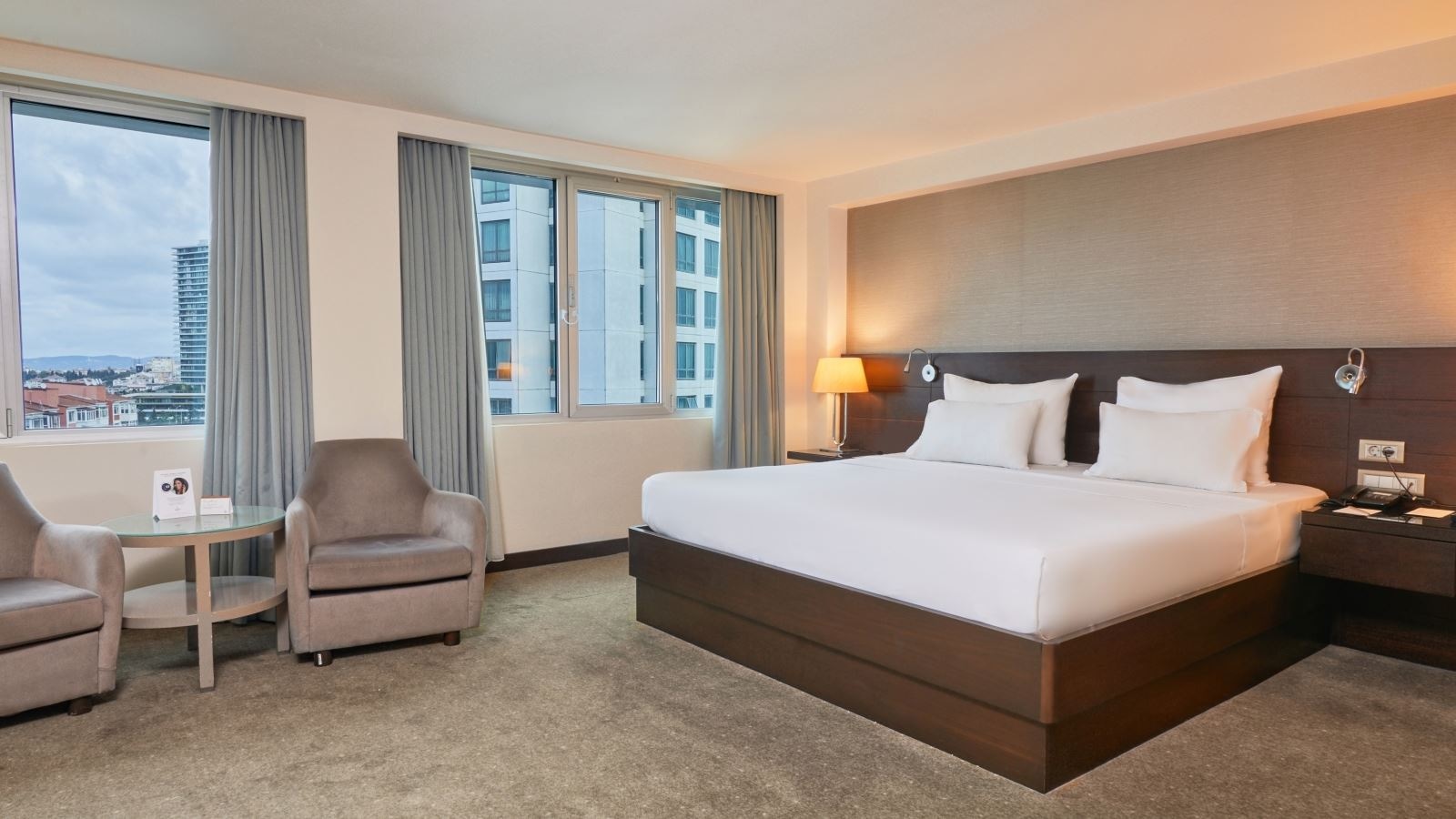 rooms-grand-deluxe-king-room