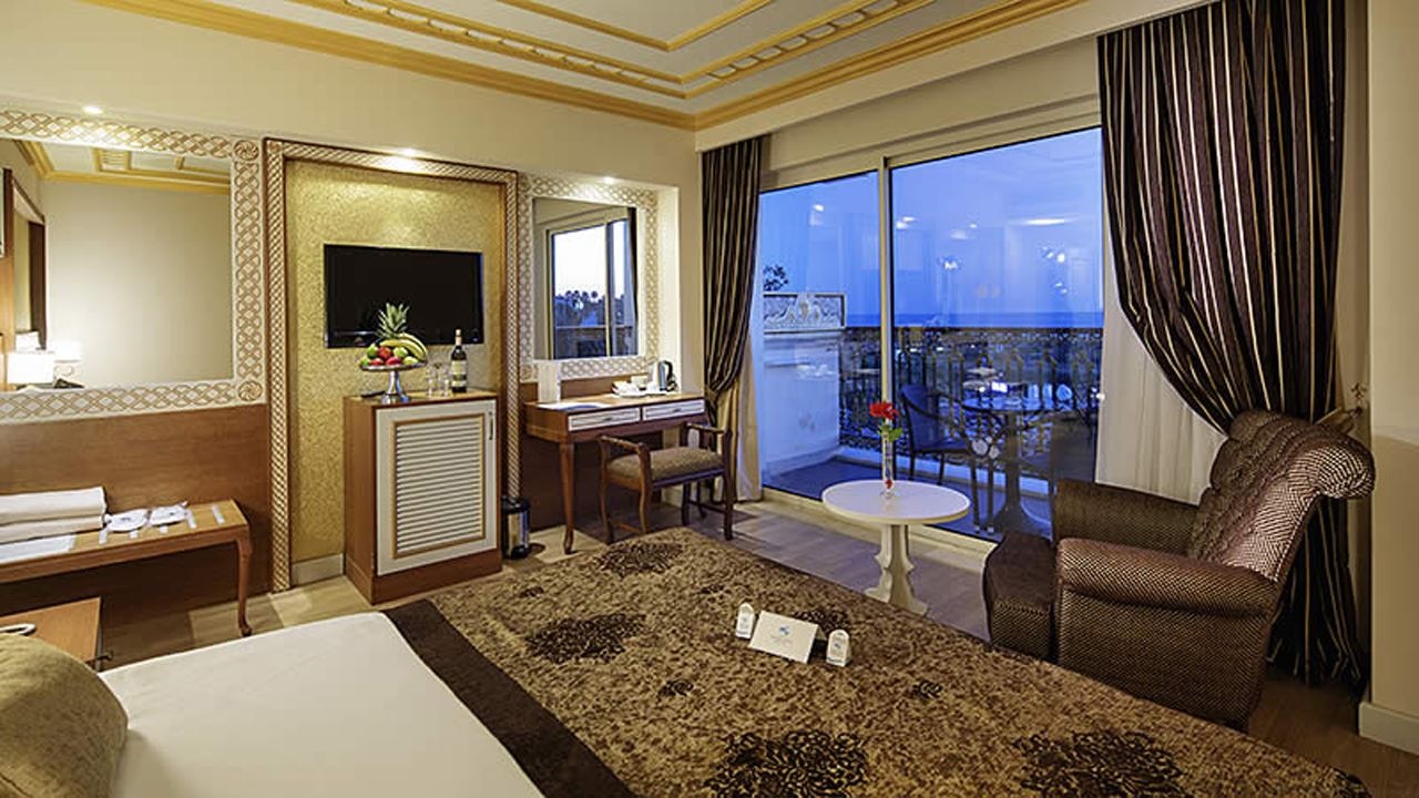 rooms-standard-room-side-sea-view