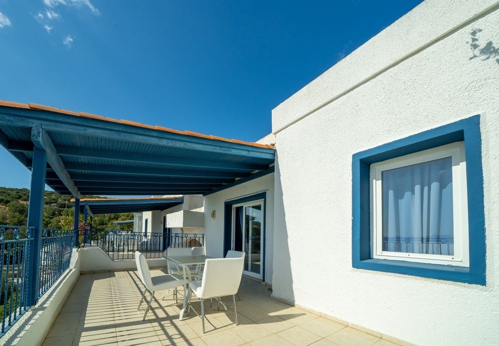 rooms-club-family-room