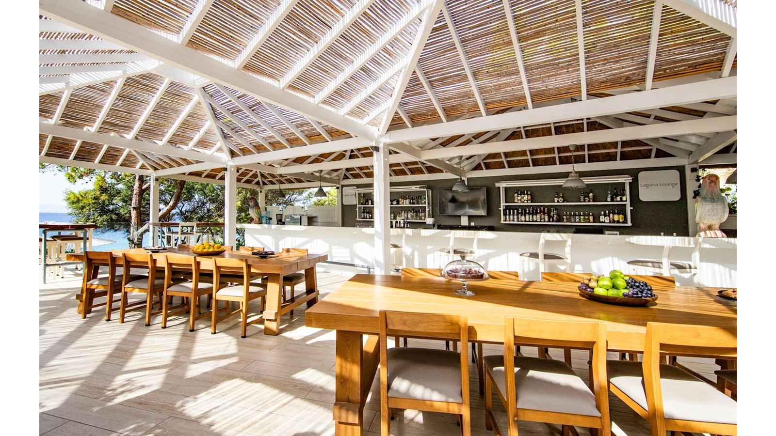 restaurants-laguna-lounge
