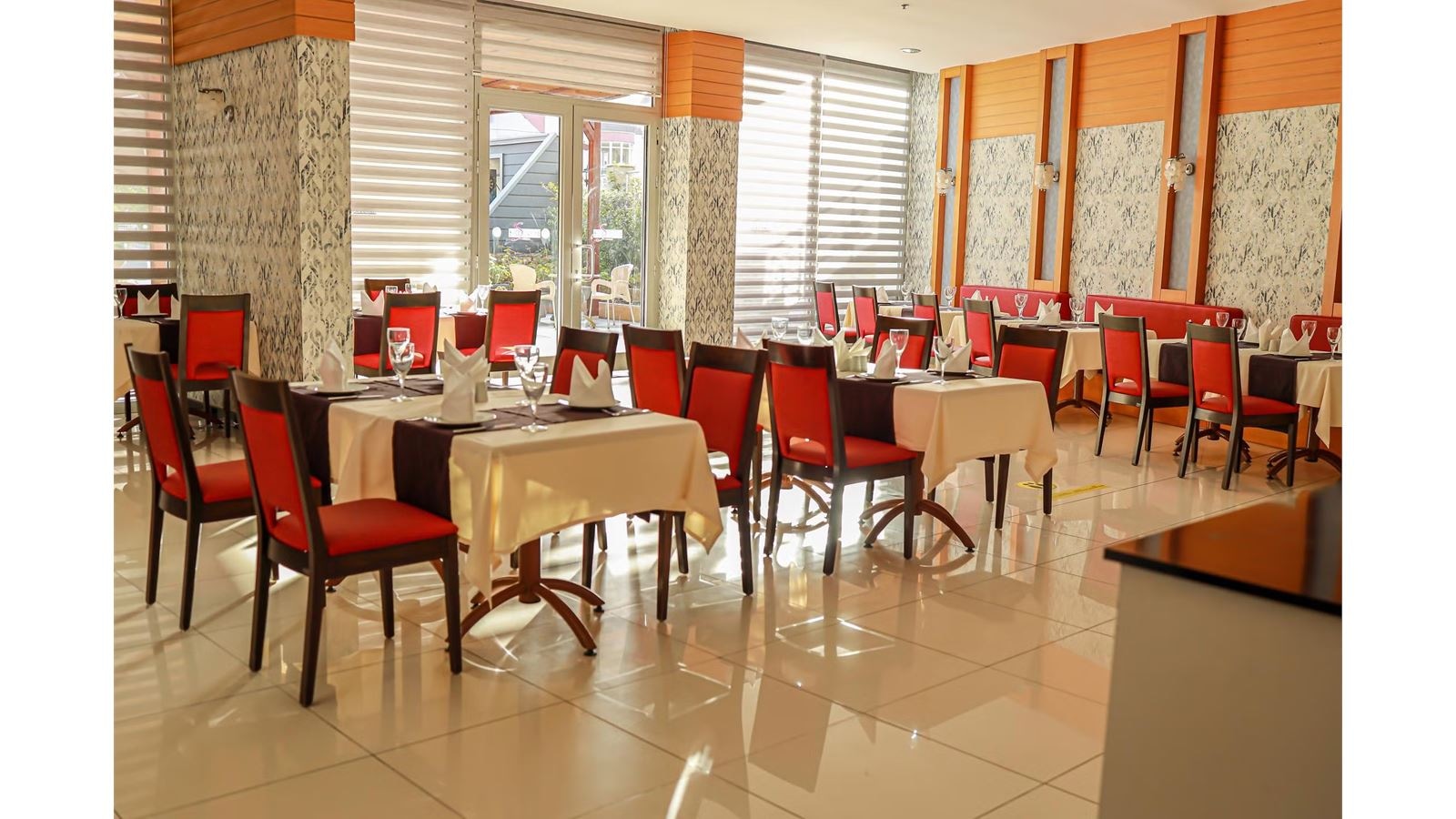 restaurants-main-restaurant