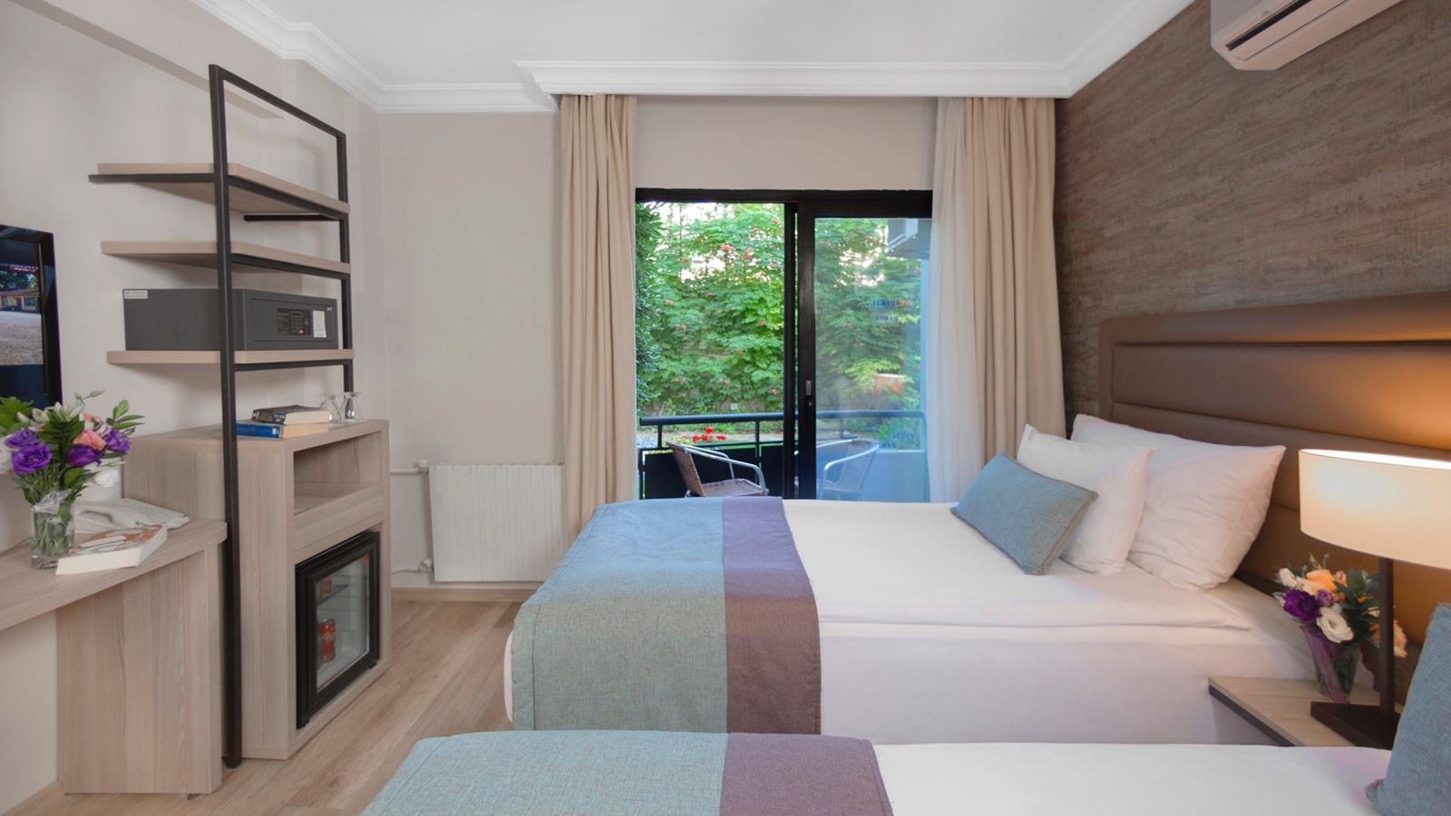 rooms-standard-land-view-room