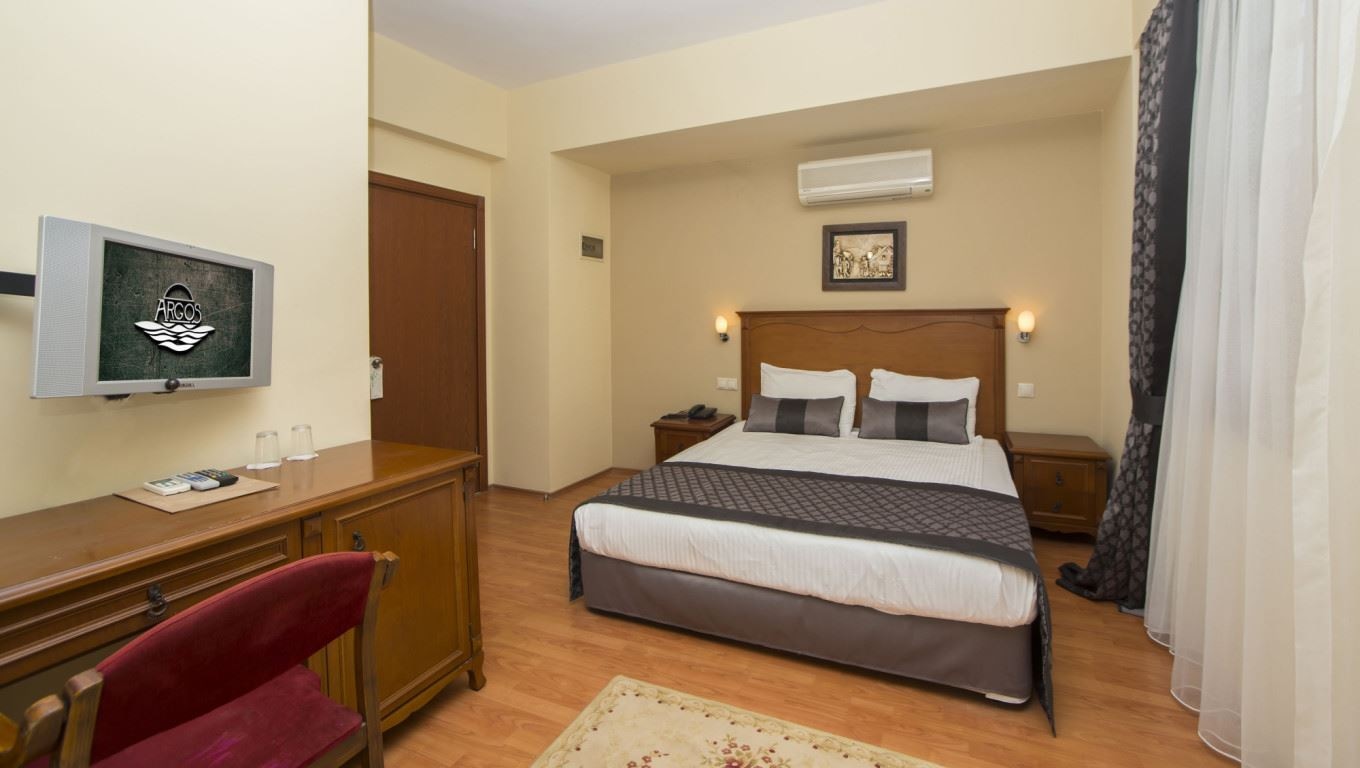 rooms-standard-deluxe-room