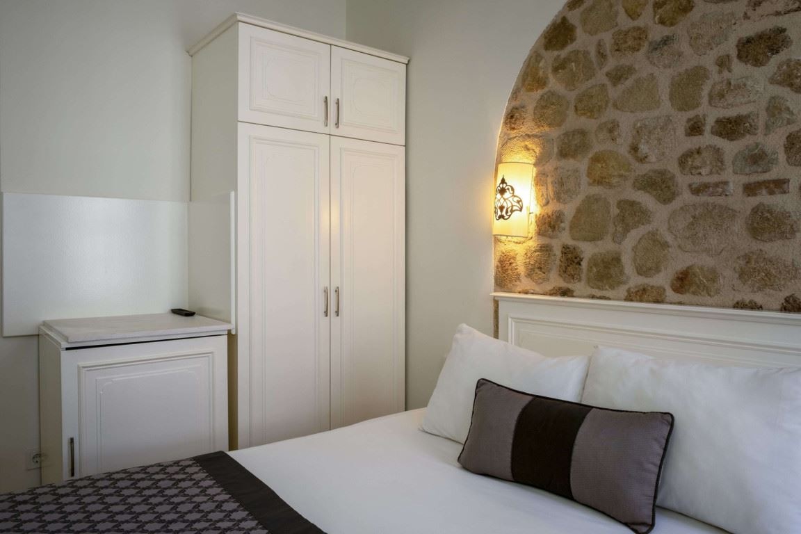 rooms-standard-room