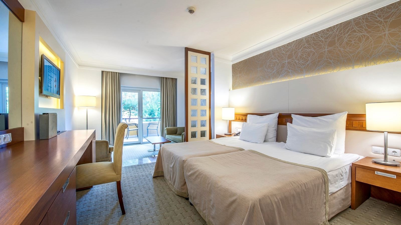 rooms-family-double-room-superior-main-building-connecting-door-fam3