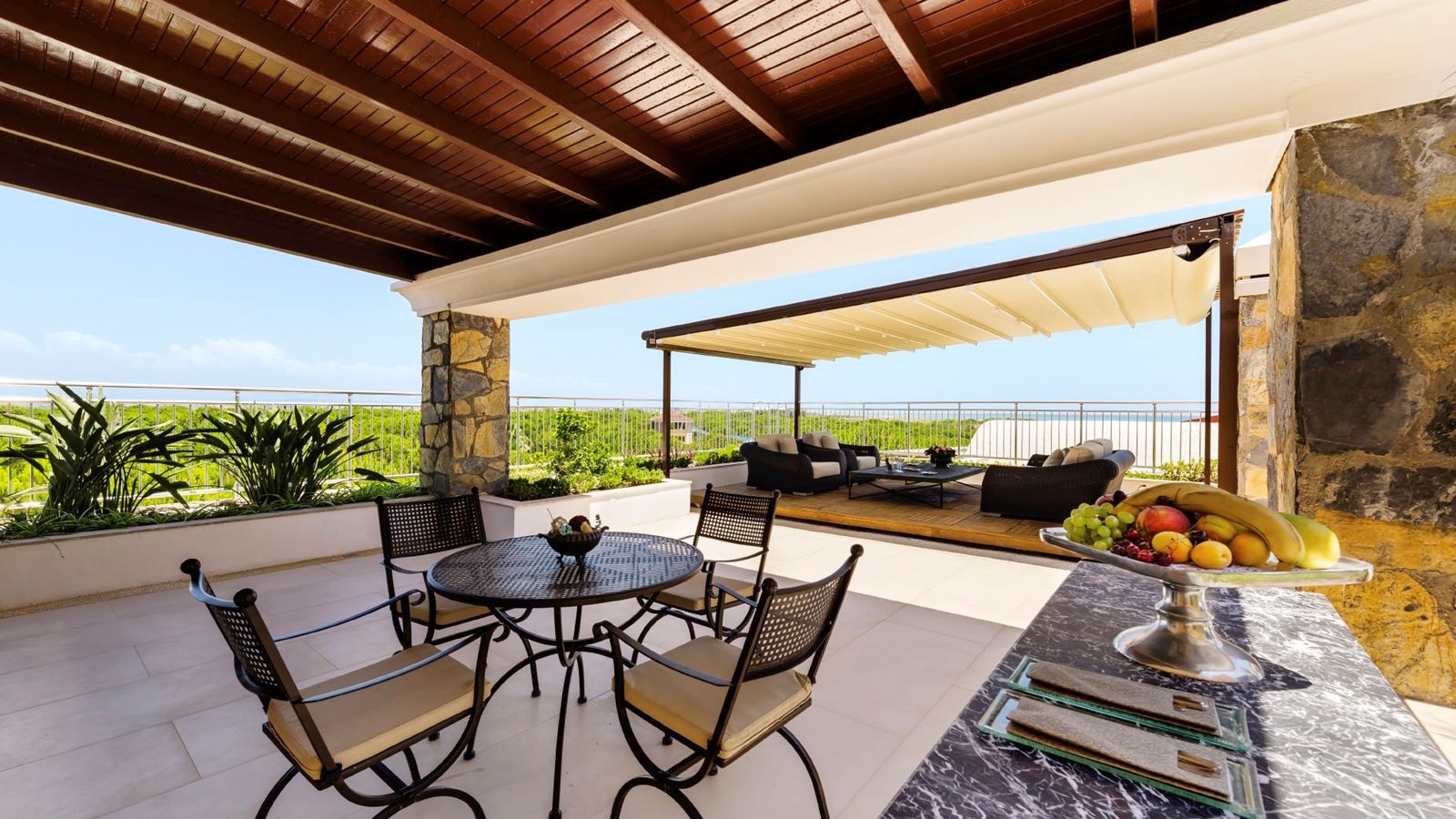 rooms-presidential-suite-sea-view-suis1