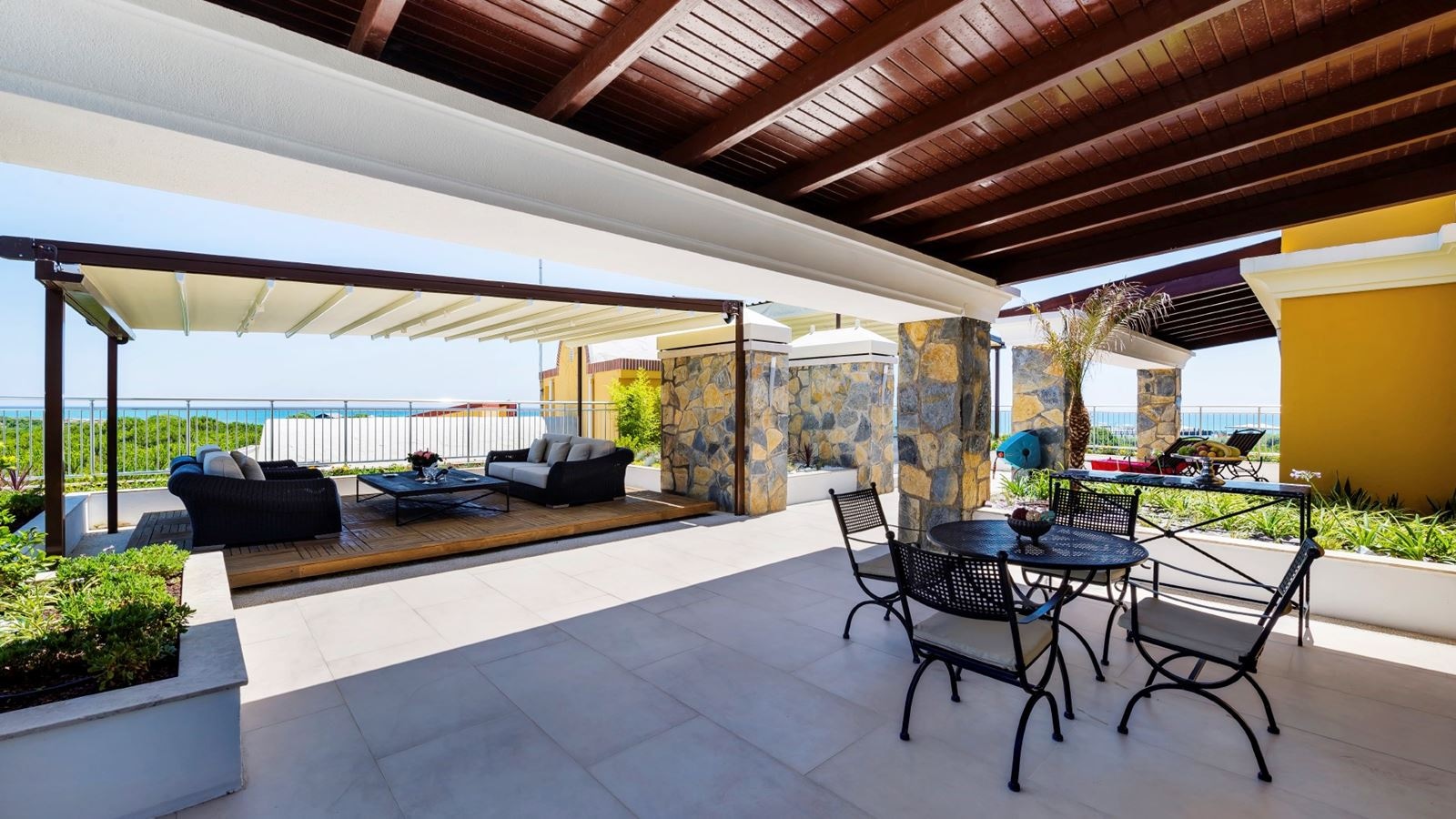 rooms-presidential-suite-sea-view-suis1