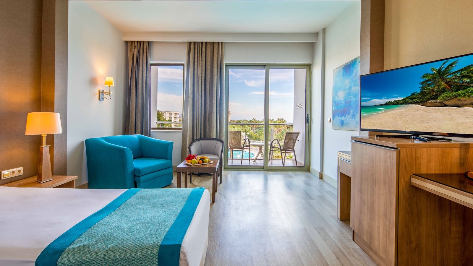 rooms-superior-room-pool-view