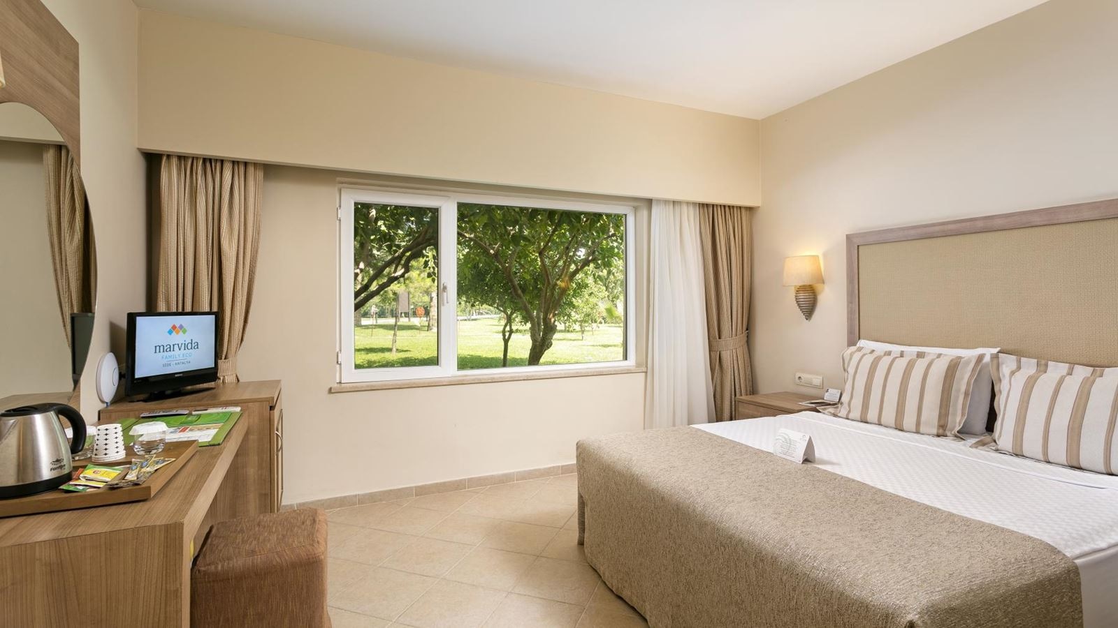 rooms-villa-family-room